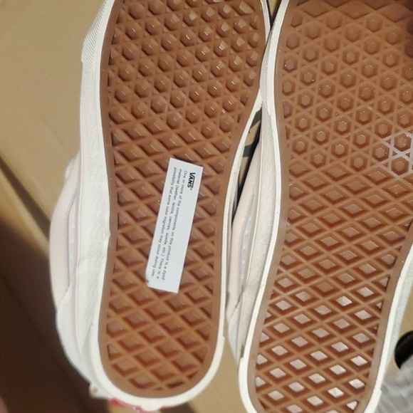 VANS Knu skool pastel shoe 6.5 ...I don't have the box but the sneakers are new - Picture 4 of 5